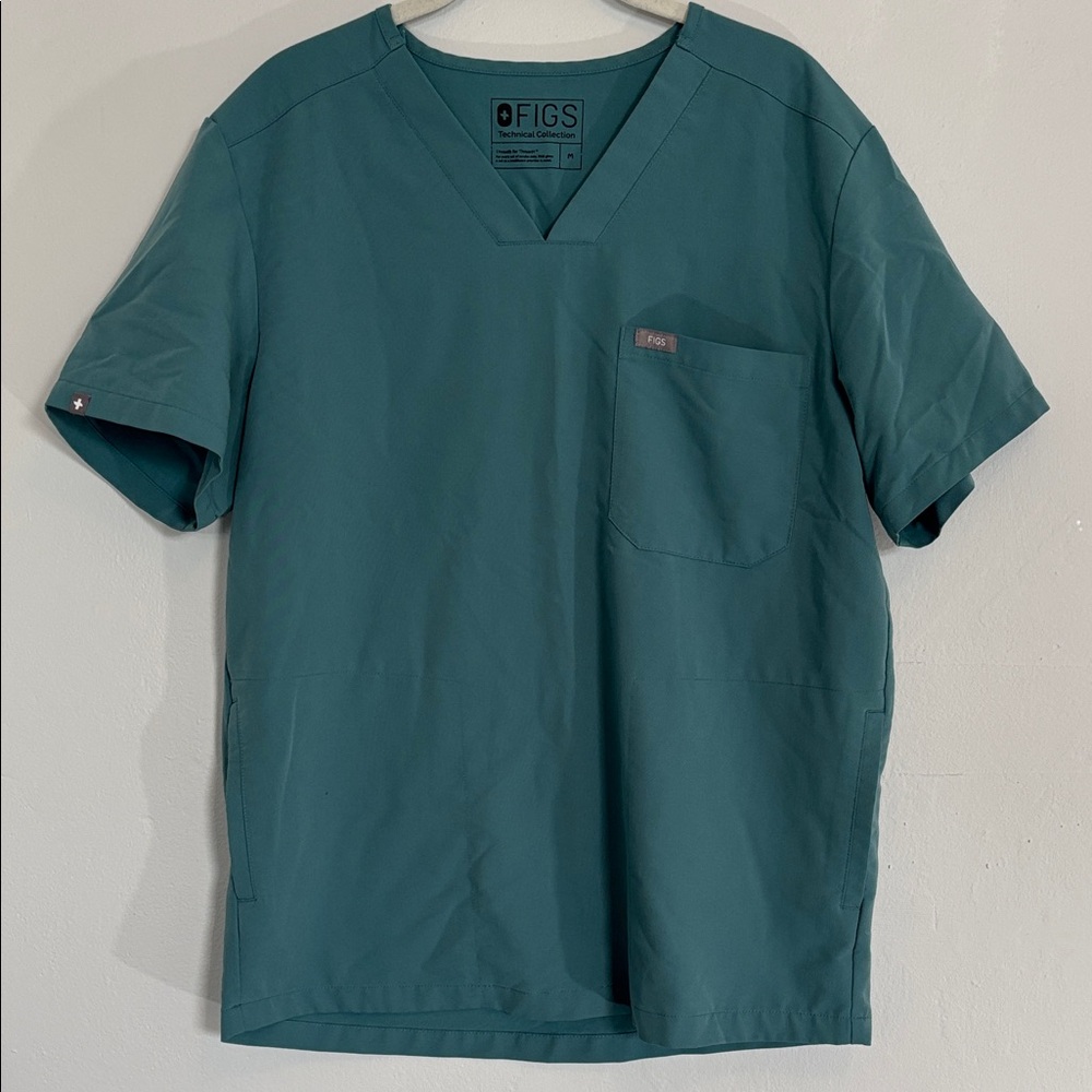 Figs Men's Chisec Three Pocket Scrub Top